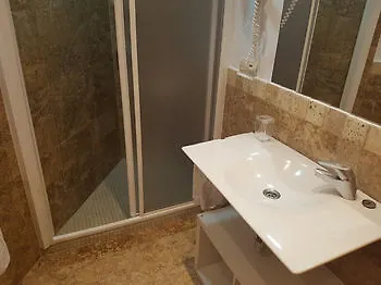 Oro Y Luz 3* רודאלקילאר